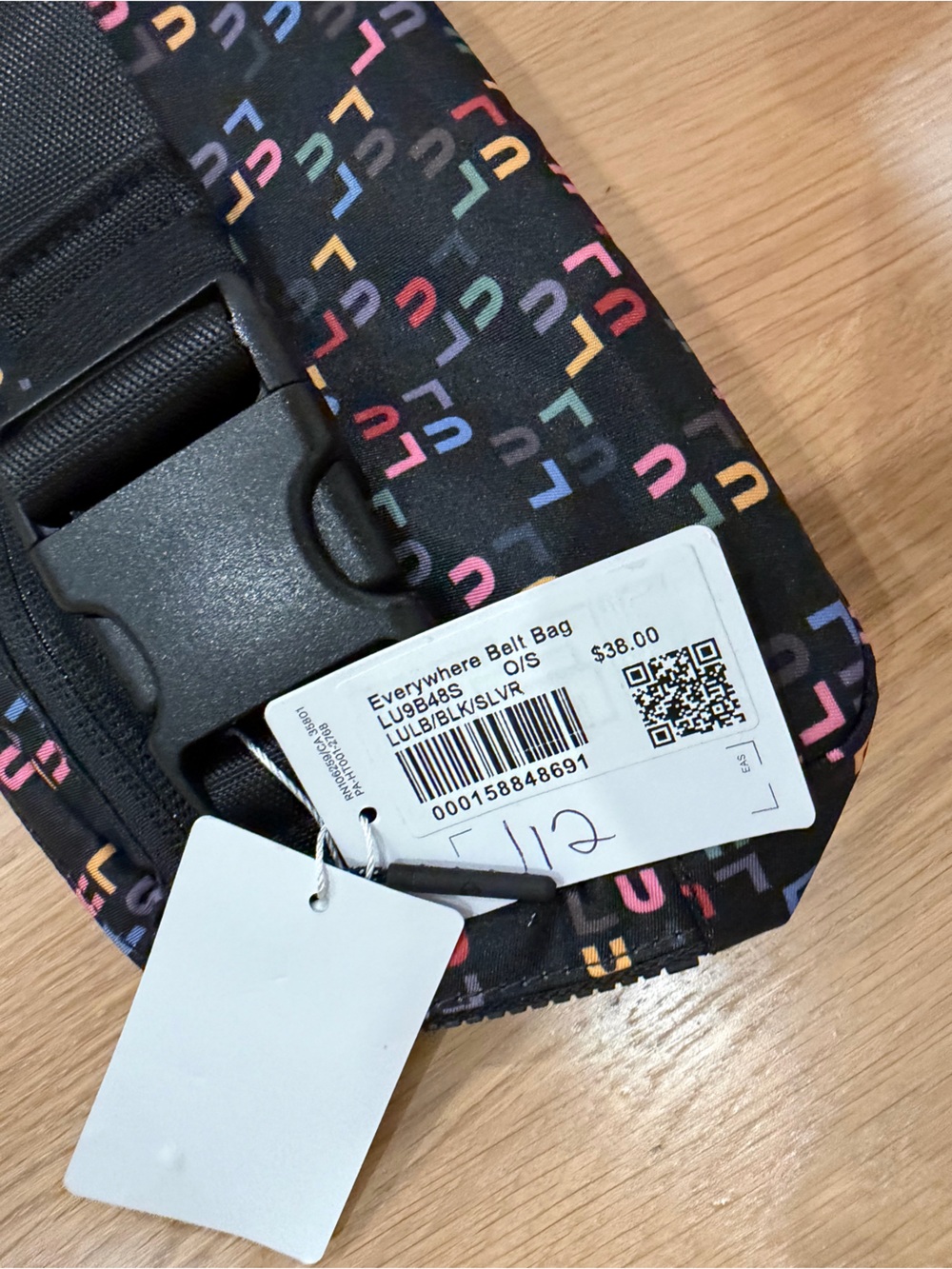Lululemon Everywhere Belt Bag 2L Rare LULU print - Picture 2 of 4